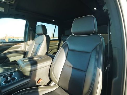 Used 2021 Chevrolet Tahoe Premier w/ Premium Package image 39