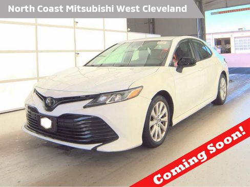 Used 2019 Toyota Camry LE FWD image 1