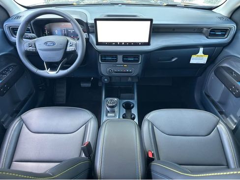 Used 2025 Ford Maverick Lobo image 8