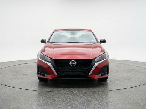 Used 2025 Nissan Altima 2.5 SV image 2