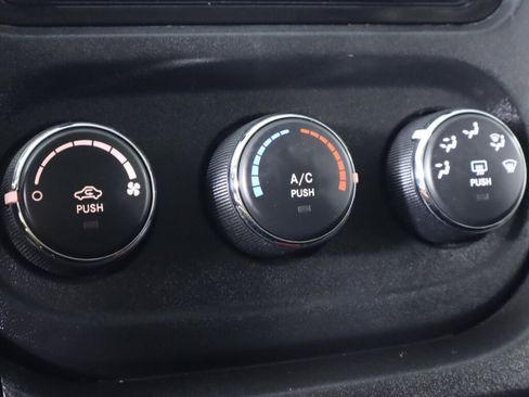 Used 2014 RAM ProMaster 2500 image 20