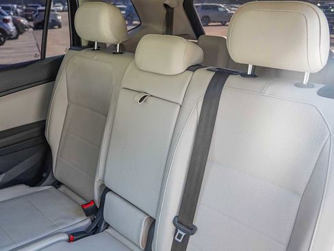 Used 2018 Volkswagen Tiguan SE image 29