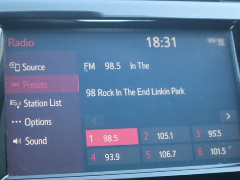 Used 2019 Toyota Camry SE image 60