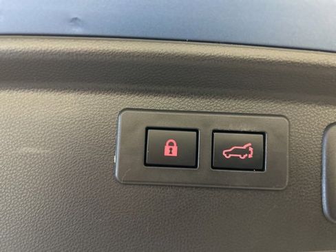 Used 2023 Subaru Forester Premium image 30