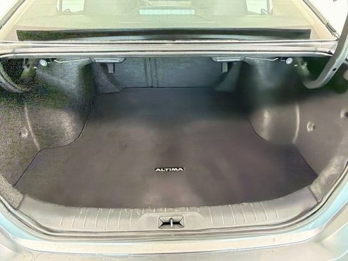 Used 2024 Nissan Altima 2.5 SV FWD image 26