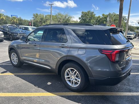 New 2025 Ford Explorer Active w/ Active Comfort Package image 6