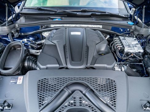 New 2026 Porsche Macan S AWD/4WD image 30