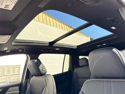 New 2026 Chevrolet Traverse High Country image 8