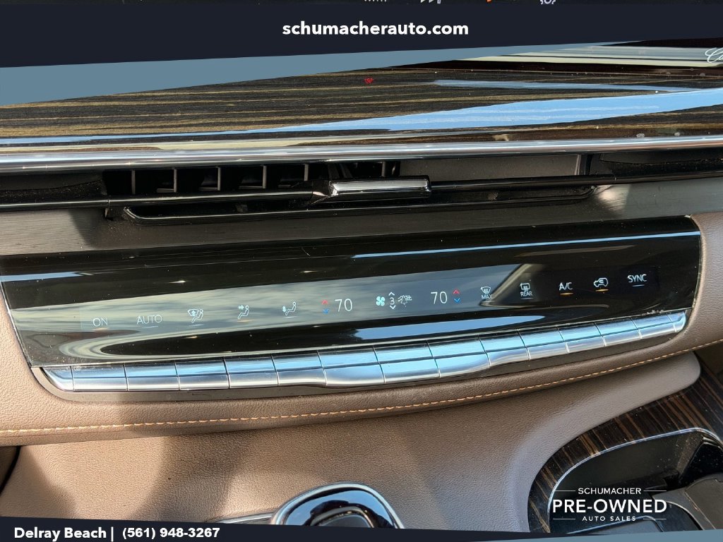Used 2021 Cadillac Escalade Premium Luxury RWD image 21