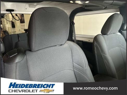 Used 2021 Jeep Wrangler Sport AWD/4WD image 34