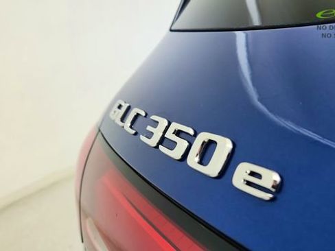 Used 2025 Mercedes-Benz GLC 350e 4MATIC w/ AMG Line image 19