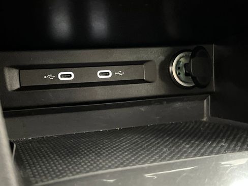 Used 2024 Volkswagen Tiguan Wolfsburg Edition image 56