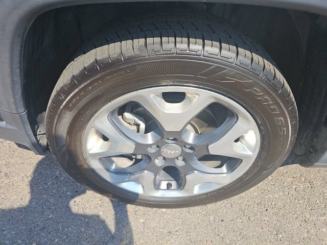 Used 2019 Jeep Compass Limited FWD image 17