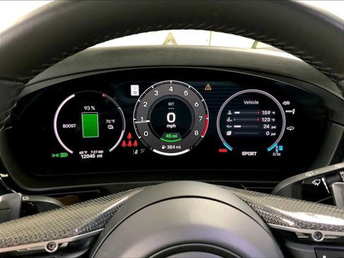 Certified 2025 Porsche Cayenne Turbo AWD/4WD image 29