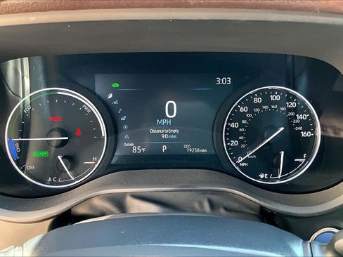 Certified 2023 Toyota Sienna Platinum FWD image 26