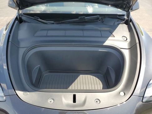 Used 2024 Tesla Model Y Performance AWD/4WD image 11
