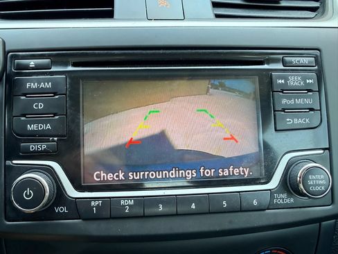 Used 2018 Nissan Sentra S FWD image 4