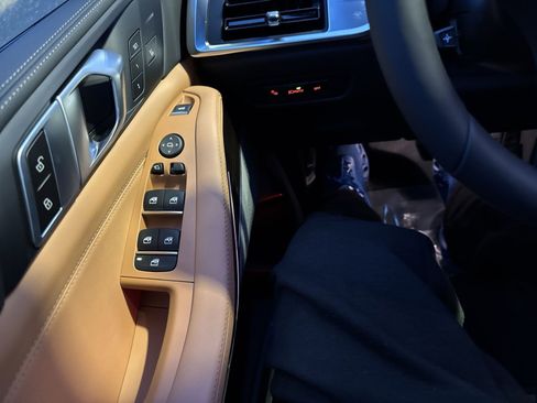 New 2026 BMW X5 xDrive40i w/ M Sport Package image 9