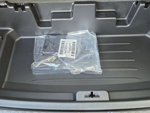 New 2026 Chevrolet Traverse LT w/ Midnight/Sport Edition FWD image 13