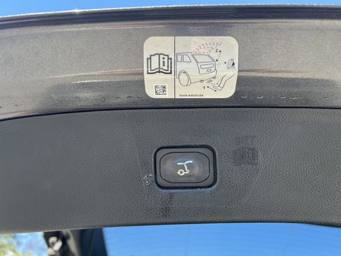 Used 2019 Ford Edge Titanium AWD/4WD image 11