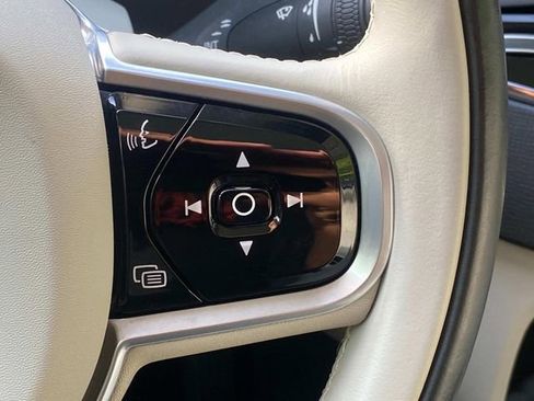 Used 2018 Volvo XC90 T6 Momentum w/ Momentum Plus Package image 22