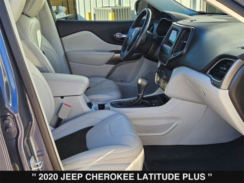 Used 2020 Jeep Cherokee Latitude Plus w/ Cold Weather Group image 28