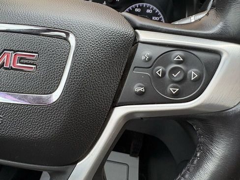 Used 2018 GMC Acadia SLE image 30