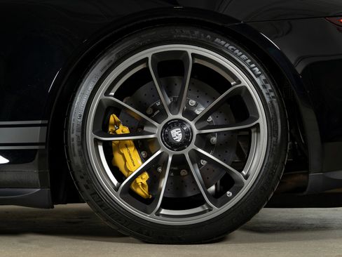 Used 2016 Porsche 911 R image 38