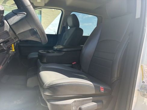 Used 2021 RAM 1500 Tradesman w/ Chrome Appearance Group AWD/4WD image 11