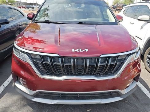 Used 2024 Kia Carnival LX FWD image 5