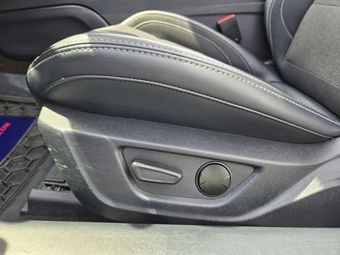 Used 2024 Ford Mustang Convertible RWD image 10