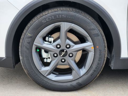 New 2026 Kia K4 LXS image 7