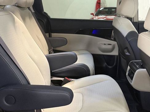 Used 2026 Kia Carnival SX Prestige FWD image 20