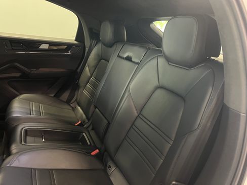 Used 2024 Porsche Cayenne Turbo GT AWD/4WD image 15