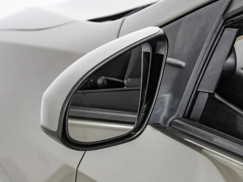 Used 2017 Toyota Corolla LE image 42