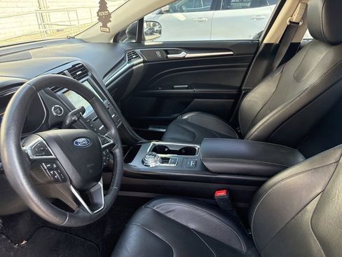 Used 2020 Ford Fusion Energi Titanium FWD image 9