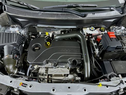 Used 2025 Chevrolet Equinox LT image 32