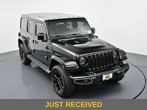 Used 2021 Jeep Wrangler Unlimited Sahara AWD/4WD image 21