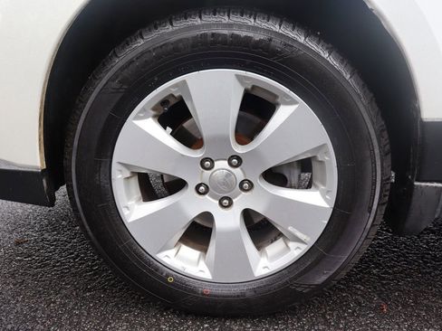 Used 2011 Subaru Outback 2.5i Premium w/ All-Weather Pkg AWD/4WD image 40