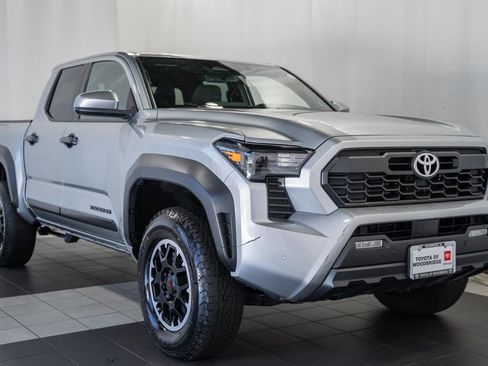 Used 2024 Toyota Tacoma TRD Off-Road w/ TRD Off Road Upgrade Package AWD/4WD image 1