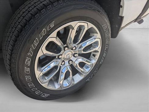 Used 2024 RAM 1500 Laramie AWD/4WD image 22