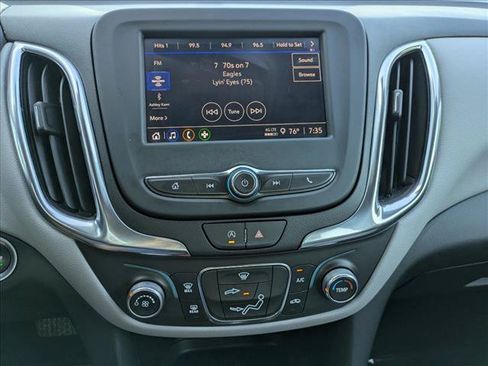 Used 2022 Chevrolet Equinox LS FWD image 13