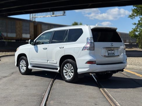 Used 2014 Lexus GX 460 w/ Premium Package AWD/4WD image 6