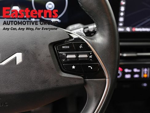 Used 2023 Kia Niro Wind w/ Wind Preserve Package FWD image 16