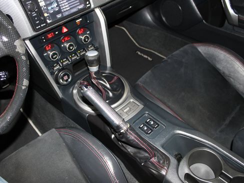 Used 2015 Subaru BRZ Limited w/ Popular Package #1B RWD image 13
