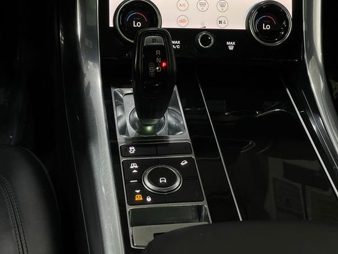 Used 2018 Land Rover Range Rover Sport HSE Dynamic image 30