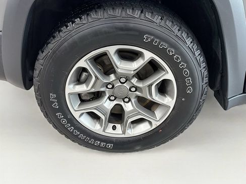 Used 2022 Jeep Cherokee Trailhawk AWD/4WD image 37