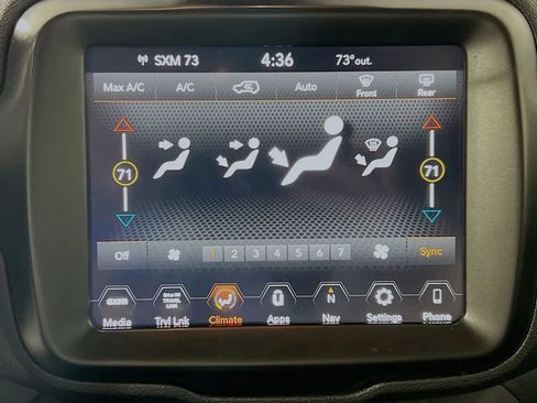 Used 2023 Jeep Renegade Latitude AWD/4WD image 17