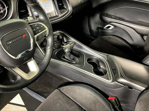 Used 2016 Dodge Challenger R/T Scat Pack RWD image 17