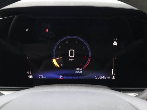 Used 2025 Chevrolet Trax LT FWD image 26
